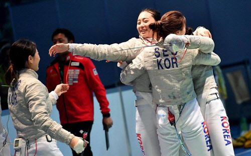 한국 여자 사브르 대표팀[국제펜싱연맹 제공=연합뉴스]